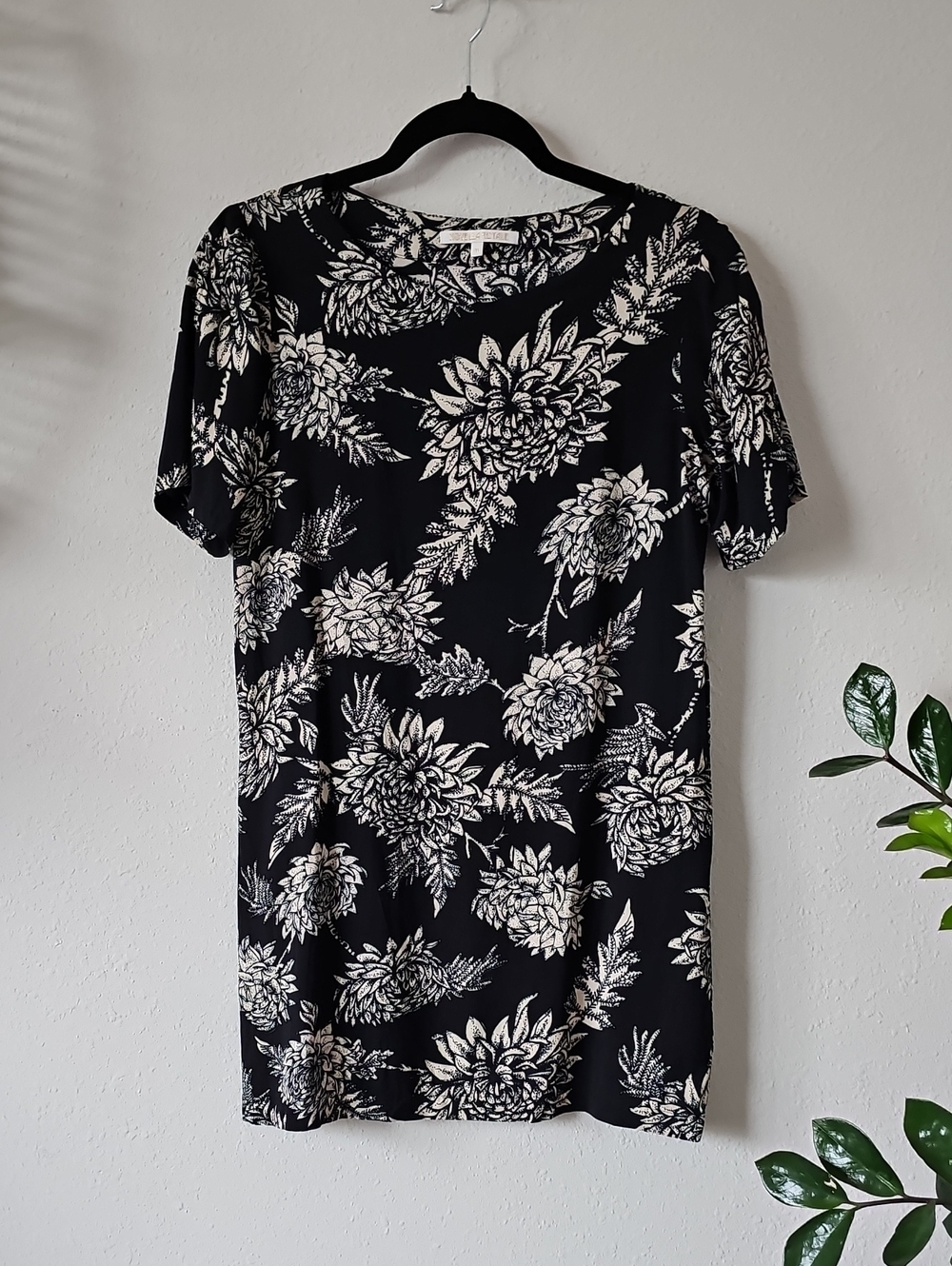 Novella Royale Black & White Floral Mini Dress